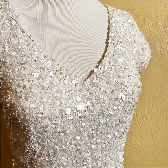 Theia Luxury Gown With Sparkling Crystal and Sequins - Picture 4 of 12